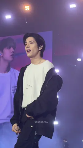 Trong dt có nhiều clip Jakeu xinh trai nên làm thui 💙💙 #jakeenhypen #jake #enhypen #재이크 