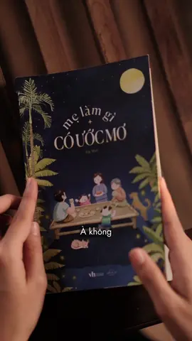 Mẹ tớ trang điểm lên xinh lắm, mẹ đã từng là một cô gái xinh đẹp biết bao nhiêu, vậy mà qua bao nắng mưa vất vả lo cho con cái, bà đã quên mất việc yêu thương chăm sóc bản thân mình.#heupodcast #heu56mm #boxstudio #fyp #tamtrang #xuhuong #nguoitreviet #melamgicouocmo 