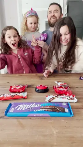 Sister vs sister chocolate challenge #sacconejolys #sisters #challenge 