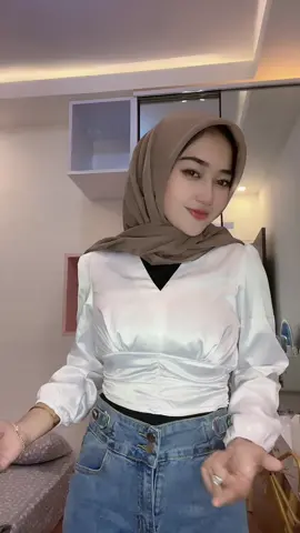 Outfit ngabuburit sama Ayank 