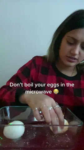 Back in December when my niece tried boiling her eggs in the microwave 😭 #fyp #boiledegg #microwave #fail #pop  #learnedherlesson 