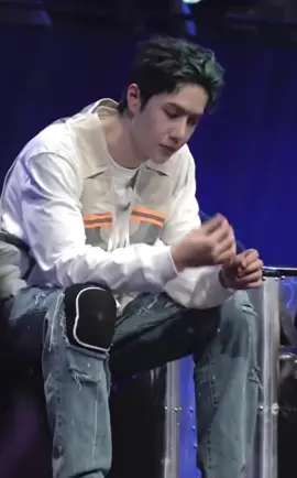 นั่งแบบหล่อ แต่ชอบกัดเล็บ #wangyibo #หวังอี้ป๋อ #王一博 