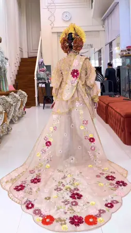 #inspirasibajubodo #bajubodomodern #bajubodobugis #bugiswedding #bugispride #bugismakassar #makeupmakassar #makeupweddingmakassar #rumahpengantinmakassar 