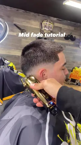 Wahl Ambassador @jocblendz is coming in hard with this mid fade tutorial using his Gold Cordless Magic Clips 😤 #wahl #barber #haircut #wahlpro #clippers #trimmers #barbertok #hairtok 