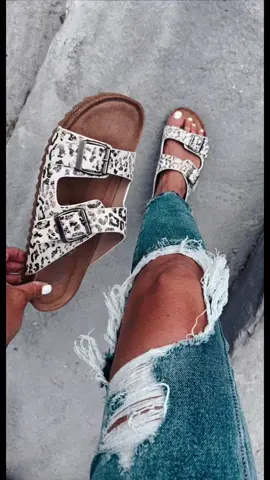 Shoe obsessed 😍 #countryjewellboutique #shoeobsession #newarrivals #summersandals #shoes #leopardprint #musthaves 