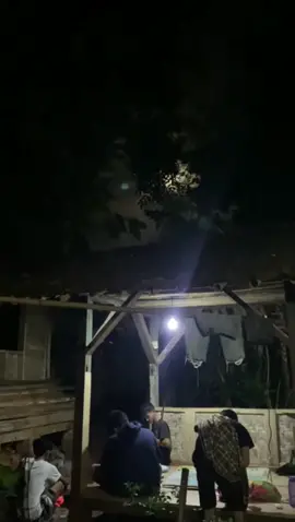 suasana saur makan nasi liwet