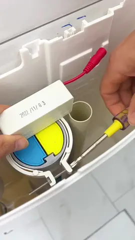 No need to flush the toilet by hands😏#goodstuff #goodthings #homehacks #householditems #useful #LearnOnTikTok #fyp #foryou 