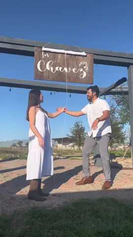 If you have a diy banner gender reveal make sure your string is strong enough🫠. #genderreveal #diygenderreveal #simplegenderreveal 