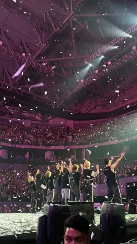 ot8 fancams during skz con in manila 🕸️ #straykids #skz #skzinmanila2023 #skzinmnl2023 #maniacinmnl #maniacinmanila #bangchan #leeknow #changbin #hyunjin #han #felix #seungmin #i_n 