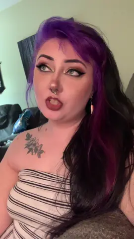 #alternativegirl #altgirl #purplehair #MyDolceMoment #midsize #makeup #gothgirl #smallmua #selftaughtmua #mua 