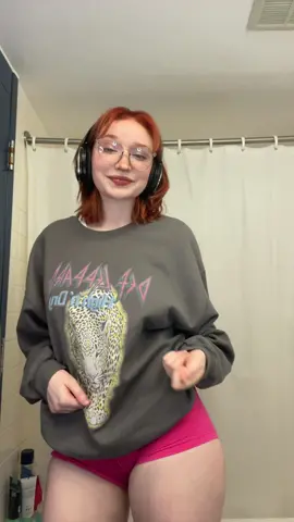yall idk what dances to do please tell me #fakebody #18 #fyp #egirl #of #corn #tiktokdance 