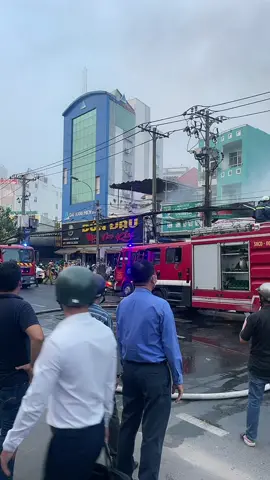 cháy lớn ở quốc lộ 13 p26 bình thạnh