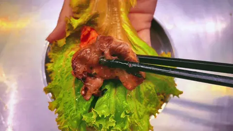 Last night’s samgyeop was a vibe - said no one ever #cinematic #videography #cinematography #filmtok #samgyupsal 