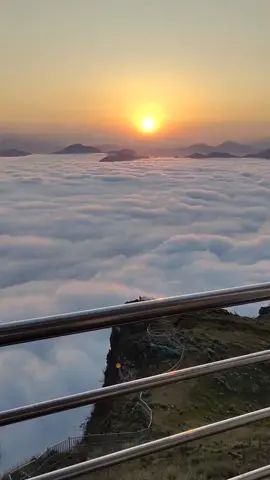 Morning sunrise view from Manungkot 🌄 #manungkot_damauli #sunrise❤️🌄🌄 #naturelove #umbrellarestro #camp⛺ 