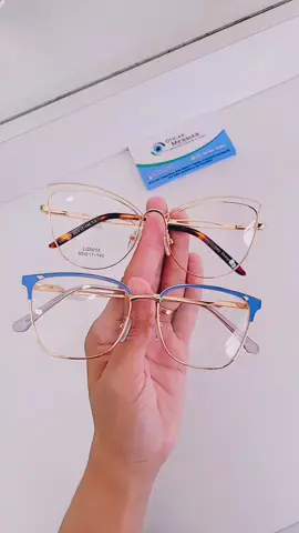 Olha que estilo !! Armação Feminina, desenvolvida em Metal. #oculosmoderno #oticas #oticasmodelo #oculosluxuosos #oculostop #óculosdegrau 