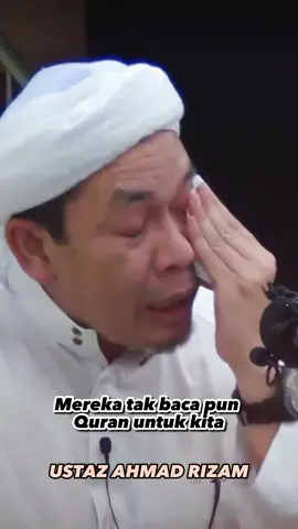 DOA DARIPADA ANAK YANG SOLEH. Hadis Rasulullah SAW daripada Abu Hurairah yang bermaksud, “Apabila mati seseorang insan, maka akan terputuslah segala amalannya kecuali tiga perkara, iaitu sedekah jariah, ilmu yang dimanfaatkan daripadanya dan doa daripada anaknya yang soleh.” (Hadis riwayat Muslim) #ustazahmadrizam #ceramah #anaksoleh #alamkubur #lianglahad