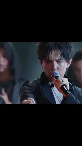 doing all that while also being so hot is UNFAIR #dimash #dimashkudaibergen #vocalist #fypシviral #fypシ #artist #asian #singer 