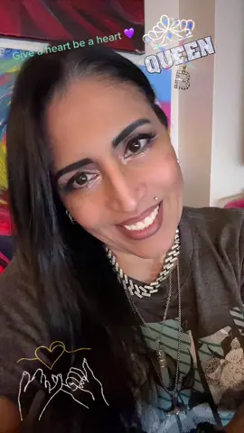 Give positive vibes and luv #Queenbsmiles #QueenB #QueensCourt👑💜 #fyp #viral #tiktok #Love 
