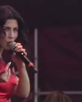 bubblegum bitch - live at lollapalooza argentina 2022 #marina #marinaandthediamonds #marinatok #bubblegumbtch #electraheart #lollapalooza #lollapaloozaargentina #foryou #fyp #fy #viral #trending 