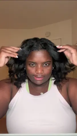 Lolllllll not these heatless curls coming for my life this am 😭 the curls were dininitely curling