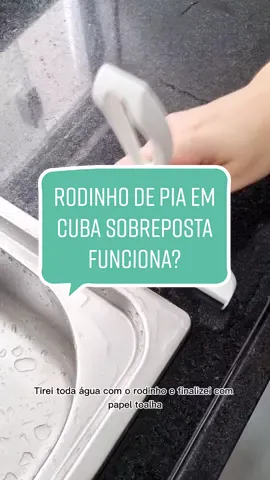 Rodinho de pia em cuba sobreposta funciona? 🤔 Sempre recebo essa pergunta, então decidi mostrar pra vocês na prática. Tirei toda a água com o rodinho e finalizei com o papel toalha, funciona por aqui e por aí? 🤎 #decoração #meuape #casaorganizada #limpeza #apartamento #apartamentopequeno #faxina #dicasdecasa 