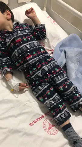 Herşeyin üstesinden geldik bunuda atlatacağız herşeyimm sen iyi ol yeterki🙏🏻❤️🤲🏻🤲🏻🤲🏻🤲🏻🤲🏻🥹🥹🥹😢😢😢😢#hastaneyatışdevam #rotavirus🦠 #çocuklarhastaolmasın😔🤲👼 #keşfet 