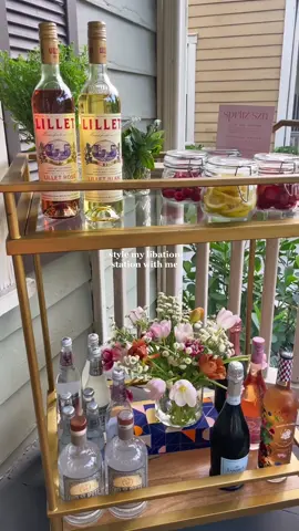 It was spritz season at the spring dinner party 🍾  #barcartstyling #springdinnerparty #spritzseason 