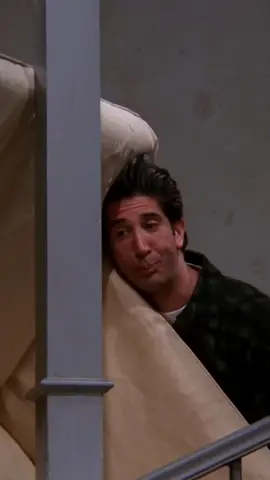 PIVOT. #Friends #Comedy