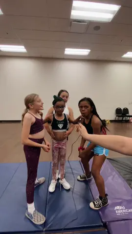 A little stunt moment 😉🙌🏻✨💎🎀  #AzGems #azgemscheer #cheerlife #fyp #parati #cheerleaders #arizonacheer #cheersquad 