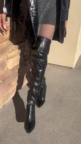 Freedom to dress as you wish, to be who you are is yours to own❣️❣️❣️  . #ifnotnowwhen #fashionover70  #styleover70 #seniormodel #streetstyleover70 