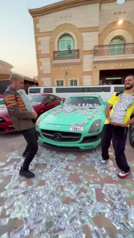 let's make it rain more money💸💸💸💸