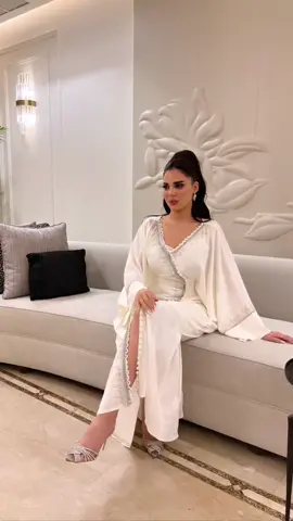 وقفت لي مثل ما نور النهار 💎✨.          #اكسبلووووورر    