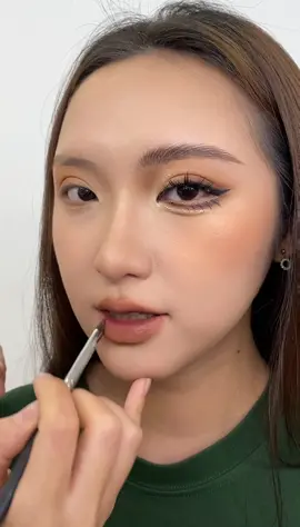 Là con gái nhất định phải biết makeup nha mấy ce#teamthukennymakeup #makeup #makeuptutorial #xuhuong #lamdep #makeuplook #trends 