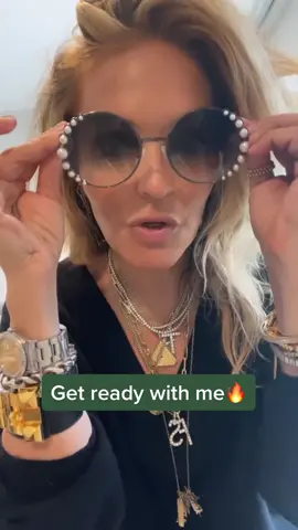 Happy Wednesday!❤️ #grwm #OOTD #fashion #style #foryoupage #fyp #foryou #fashiontips #styletips #losangeles #viral #viralvideo #menopause #midlife #midlifejourney #selflove #SelfCare #wife #mom #mama #getready #designer #louisvuitton 