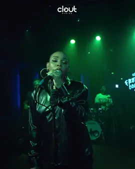 @FAVE perfoming her hit song “baby riddim”. This song sounds amazing everytime 🔥👏🏽 #faveszn #fave #cloutsession 