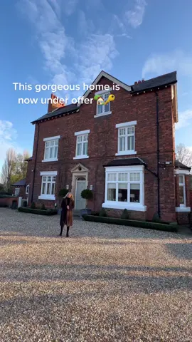 #propertytour #propertyuk #foryoupage #westmidlands #ChosenHome #suttoncoldfield #luxuryproperty #character #periodproperty #originalfeatures 
