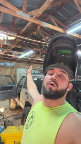 If you’re gonna do it do it right…              #funbucketkustoms #fbk #floridatoys #jeep #shitbox #Cherokee #halfass #kustom #bluecollar #imovecarsmf 