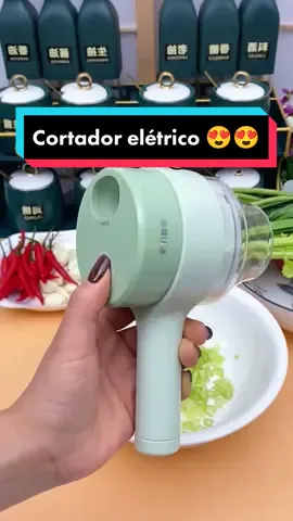 Corte seus legumes de forma rápida e fácil com o Cortador de Legumes Elétrico Corte Max da MarketOne! 💪🥕🔪 Aproveite a promoção de 26% de desconto na loja online e torne a sua rotina na cozinha muito mais prática! ⏰👨‍🍳  #marketone #cortadorelétrico #cortemax #legumes #praticidade #desconto #cozinha #culinária #receita #receitasrapidas 