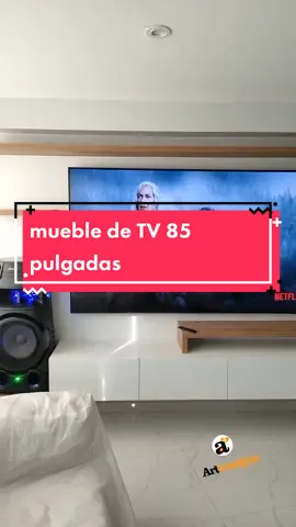 Centro de  entretenimiento flotante con TV. de 85 pulgadas y equipo de sonido.  #diseñodeinteriores #mueblesenmelamina #diseñodemuebles #mueblesmodernos #decortions #muebledetv. #parati #minicomponente #melanina #artematyze #ledtv #samsungtv #sala #melamina 