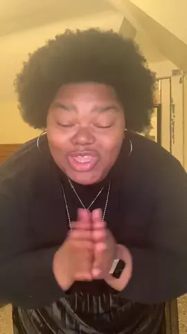 Watch until the end for the best part of one of the greatest hymns “It Is Well.”  Y’all gotta catch these lives! We be having fun. And we worship. Then we laugh. Then we cry. Sing, get dressed… 😂😂😂 ALL THE THINGS! #live #GRWM #singing #singer #worship #itiswell 