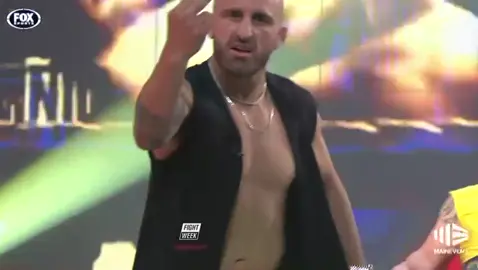 Stone Cold 🧊 @UFC @Robert Whittaker #UFC #ufcchampion #alexvolkanovski #robertwhittaker 