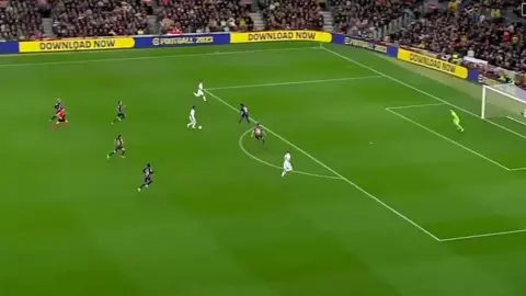 كريم بنزيما يسجل الهاتريك في شباك برشلونة ♥️♥️#الحكومة_بنزيما #ريال_مدريد #كريم_بنزيما #football #realmadrid #foryou #fypシ #fyp 