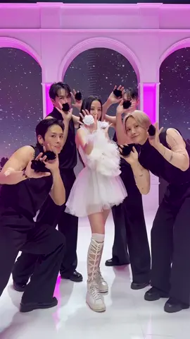 난 하얀 꽃잎처럼 날아가🤍 #JISOO_FLOWER #지수꽃 #FLOWERchallenge #ME #JISOO #지수 #BLACKPINK #블랙핑크 