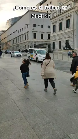 Tráfico en Madrid #trafico #mujeralvolante #mujerconduciendo #madrid #españa #viaje 