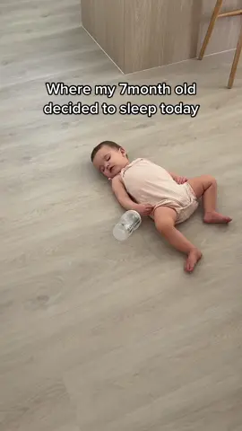 Its a way of life for her #sleepybaby #sleepingbaby #babynapping #naptime #babyfever #funnybaby #cutebaby 