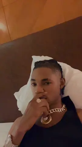 Sharp 😂😂😂😂😂😂❤️#nocompetition #davido @davido 