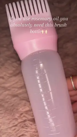 I love using this oil comb!!!#haircare #scalpcare #oilcomb #scalphealth #rosemaryoil #hairoil #foryou 