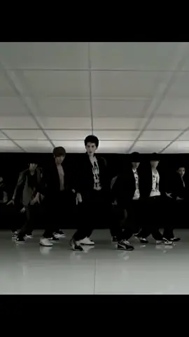 Replying to @annisaoktaferra Pandangan pertama kalian di MV ini siapa guys?? 🫠 #superjunior #superjunior슈퍼주니어 #superjunior_elf #superjuniorbonamana #bonamana #elf #kpopold #fyp 