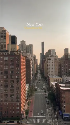 Concrete jungle where dreams are made of - hit the streets of New York for a rush of energy and endless possibilities • #nycstreets #newyork #nyc #newyorkcity #manhattan #Lu #WDIM 