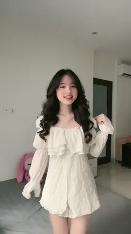 Đã có váy xinh gòiii chuẩn bị i du lịch lunnn hoii :333